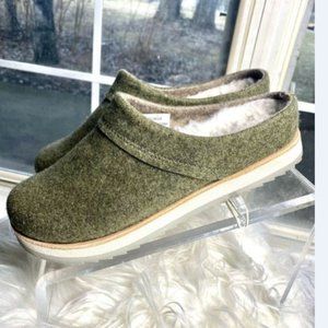 Merrel Women’s Green Juno Wool Slip On Shoe 7.5